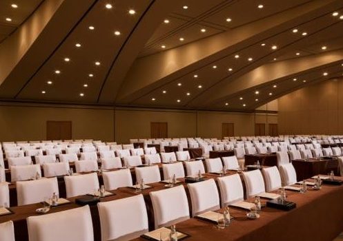 اختيار وحجز قاعات المؤتمرات في فنادق الرياض - Choosing and Booking Conference Halls in Riyadh Hotels